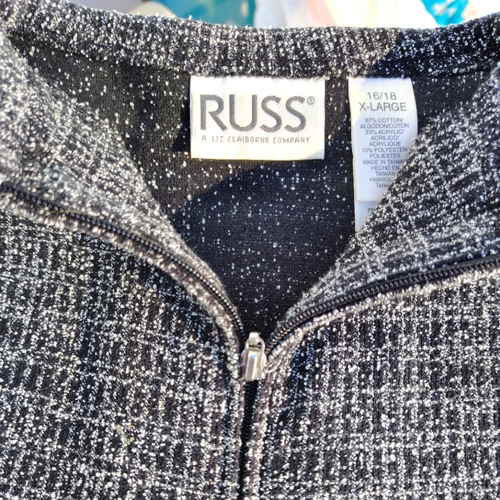 Full zip grey Large long sleeved blazer jacket brand Russ A Liz Clairborn Brand